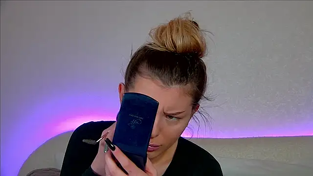 Snapshot of LiliaBianka chatting on March 10, 6:38 am LiliaBianka online show from March 10, 6:38 am