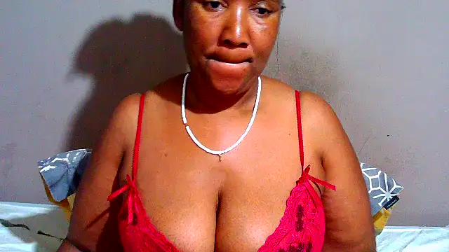 Snapshot of Pinkpussyxx chatting on October 25, 4:33 am Pinkpussyxx online show from October 25, 4:33 am