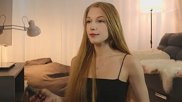 AliceLebel online show from May 8, 3:38 pm