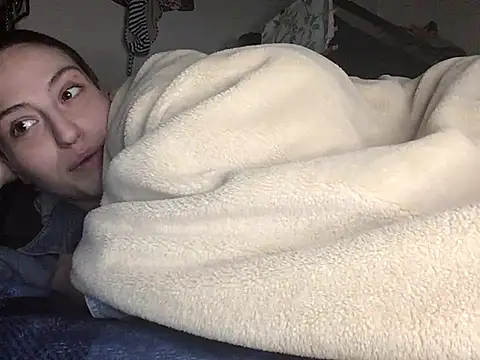 Snapshot of Starving4Cock chatting on February 14, 7:17 am Starving4Cock online show from February 14, 7:17 am