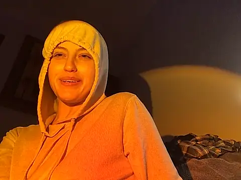 Snapshot of Starving4Cock chatting on February 9, 11:36 am Starving4Cock online show from February 9, 11:36 am