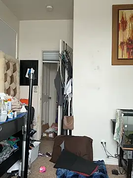 Snapshot of Starving4Cock chatting on March 14, 6:29 pm Starving4Cock online show from March 14, 6:29 pm