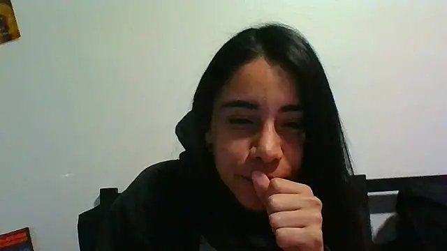 Snapshot of catrinasexy19 chatting on December 4, 7:06 pm catrinasexy19 online show from December 4, 7:06 pm