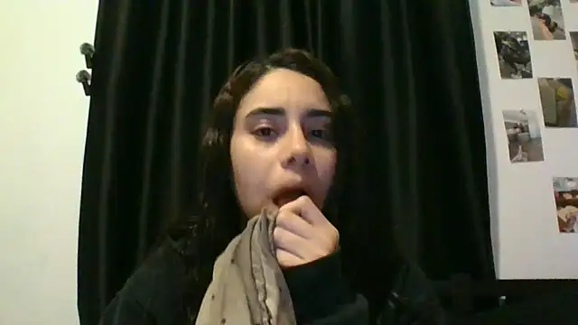 Snapshot of catrinasexy19 chatting on March 20, 10:29 pm catrinasexy19 online show from March 20, 10:29 pm