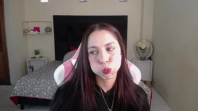 shanakendal2 online show from October 25, 1:01 pm