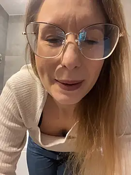 Vanilladreams online show from February 12, 1:55 pm