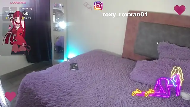 Snapshot of roxy_roxxan chatting on November 1, 7:08 pm roxy roxxan online show from November 1, 7:08 pm