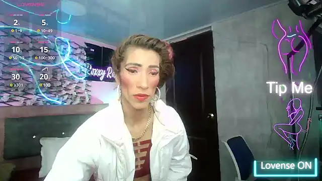 Snapshot of roxy_roxxan chatting on February 25, 3:42 pm roxy roxxan online show from February 25, 3:42 pm