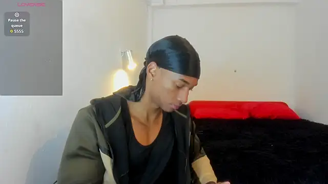 Malkongarcia online show from November 5, 1:47 pm