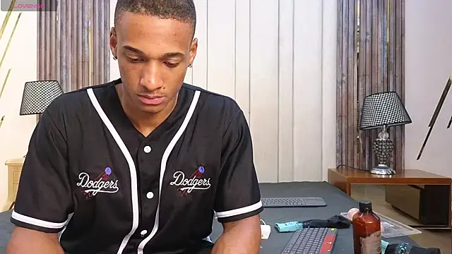 Malkongarcia online show from February 14, 9:04 pm