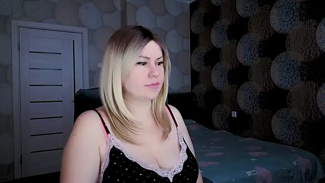 Snapshot of natusik chatting on February 25, 11:37 pm natusik online show from February 25, 11:37 pm