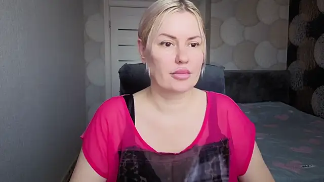 Snapshot of natusik chatting on June 13, 2:31 am natusik online show from June 13, 2:31 am