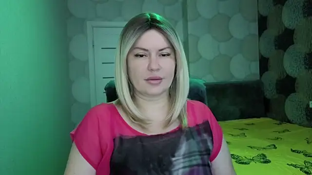 Snapshot of natusik chatting on October 19, 2:14 am natusik online show from October 19, 2:14 am