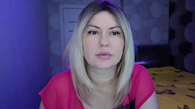 Snapshot of natusik chatting on October 18, 4:14 am natusik online show from October 18, 4:14 am