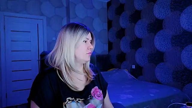 Snapshot of natusik chatting on February 12, 3:29 am natusik online show from February 12, 3:29 am