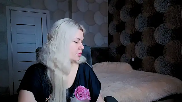 Snapshot of natusik chatting on March 22, 4:24 am natusik online show from March 22, 4:24 am