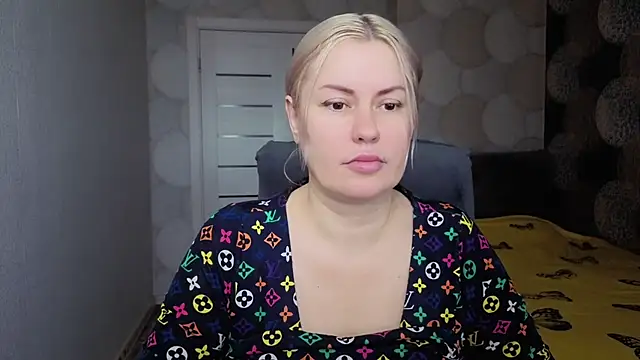 Snapshot of natusik chatting on May 24, 3:39 am natusik online show from May 24, 3:39 am