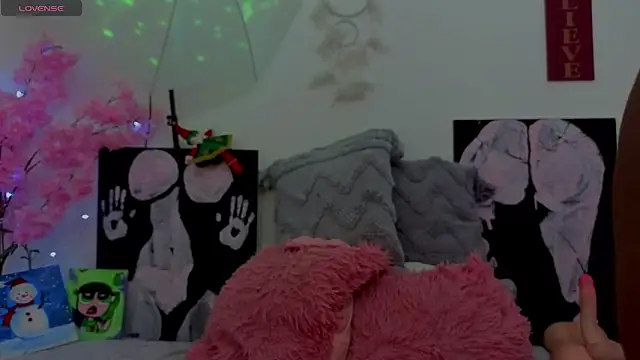 KilyetVera3x online show from December 21, 4:47 am