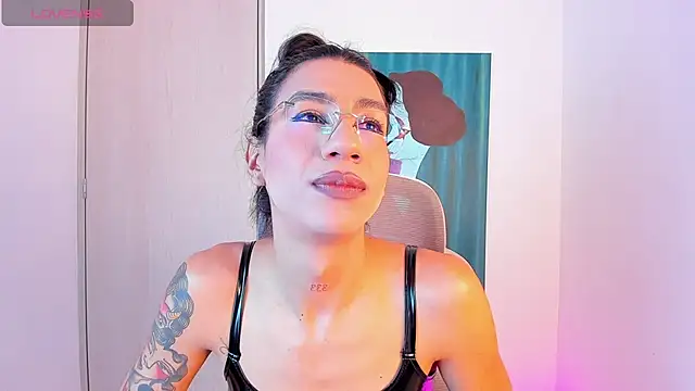 Snapshot of sofiaa_grey_ chatting on February 20, 2:19 pm sofiaa grey online show from February 20, 2:19 pm