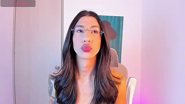 Snapshot of sofiaa_grey_ chatting on February 25, 2:06 pm sofiaa grey online show from February 25, 2:06 pm