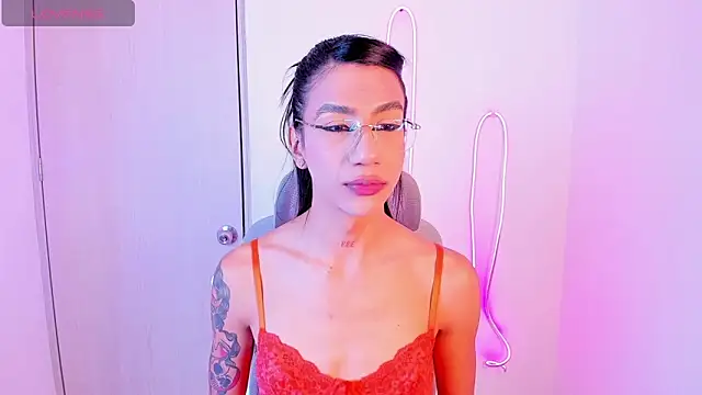 Snapshot of sofiaa_grey_ chatting on December 20, 2:09 pm sofiaa grey online show from December 20, 2:09 pm