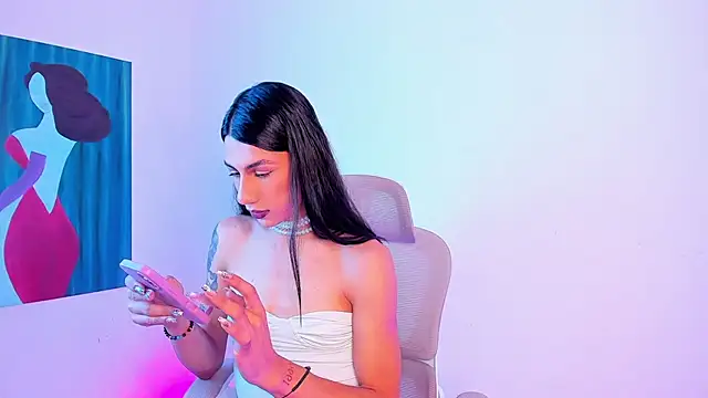 Snapshot of sofiaa_grey_ chatting on July 6, 1:18 pm sofiaa grey online show from July 6, 1:18 pm