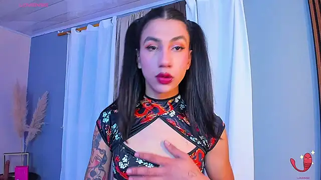 Snapshot of sofiaa_grey_ chatting on October 28, 12:26 pm sofiaa grey online show from October 28, 12:26 pm