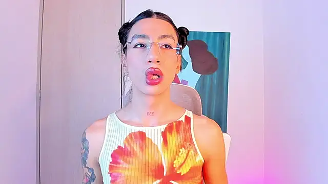 Snapshot of sofiaa_grey_ chatting on March 2, 12:56 pm sofiaa grey online show from March 2, 12:56 pm