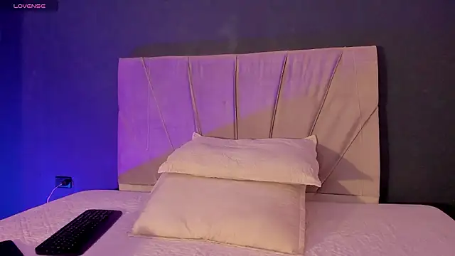 Snapshot of Shayla27 chatting on February 4, 4:13 pm Shayla27 online show from February 4, 4:13 pm