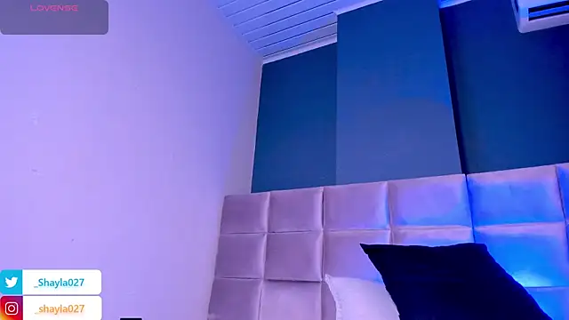 Shayla27 online show from April 21, 1:42 am
