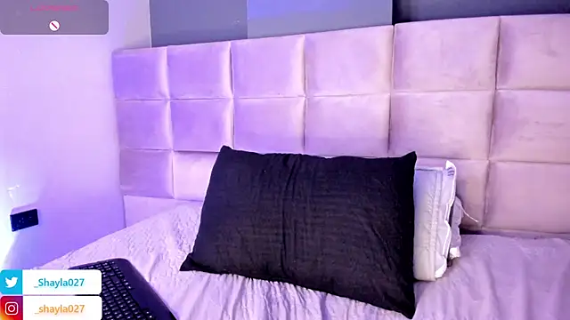 Shayla27 online show from April 16, 9:39 pm