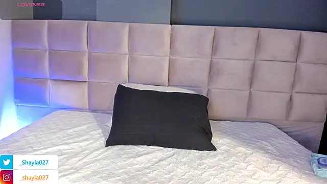 Shayla27 online show from April 11, 8:23 pm