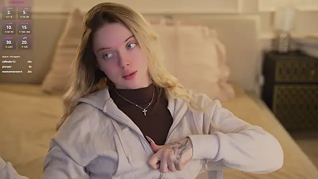 Snapshot of Cassy-Celestial_ chatting on October 15, 4:11 am Cassy-Celestial online show from October 15, 4:11 am