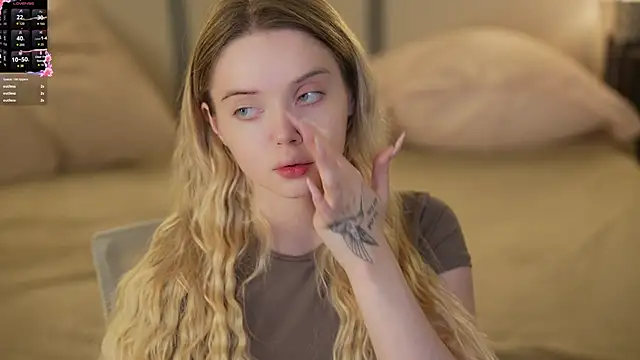 Snapshot of Cassy-Celestial_ chatting on October 12, 4:14 am Cassy-Celestial online show from October 12, 4:14 am