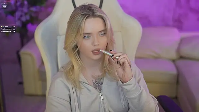 Snapshot of Cassy-Celestial_ chatting on February 28, 6:32 am Cassy-Celestial online show from February 28, 6:32 am