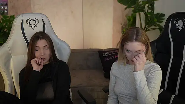 Snapshot of Cassy-Celestial_ chatting on November 28, 8:25 am Cassy-Celestial online show from November 28, 8:25 am