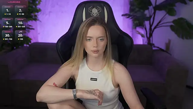 Cassy-Celestial  online show from April 5, 7:26 am