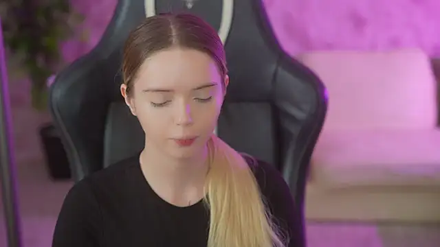 Snapshot of Cassy-Celestial_ chatting on October 24, 4:11 am Cassy-Celestial online show from October 24, 4:11 am