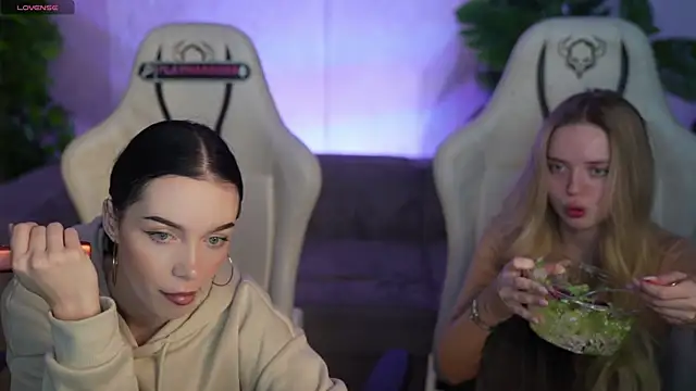 Snapshot of Cassy-Celestial_ chatting on January 12, 8:43 am Cassy-Celestial online show from January 12, 8:43 am