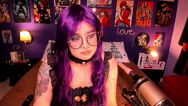 anne cross online show from December 17, 1:29 am