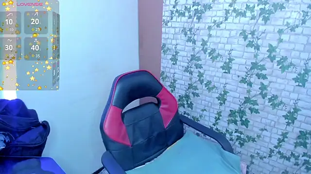 Snapshot of MIABOOBS__ chatting on November 24, 5:51 am MIABOOBS online show from November 24, 5:51 am