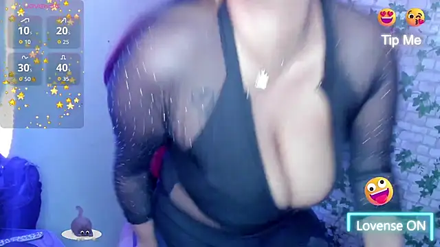 Snapshot of MIABOOBS__ chatting on November 11, 3:45 am MIABOOBS online show from November 11, 3:45 am