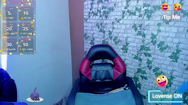 Snapshot of MIABOOBS__ chatting on November 26, 6:02 am MIABOOBS online show from November 26, 6:02 am