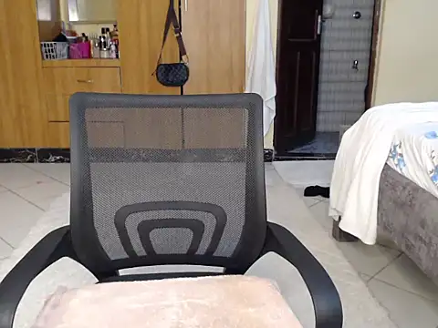 Snapshot of Booby_savage chatting on November 16, 4:34 pm Booby savage online show from November 16, 4:34 pm