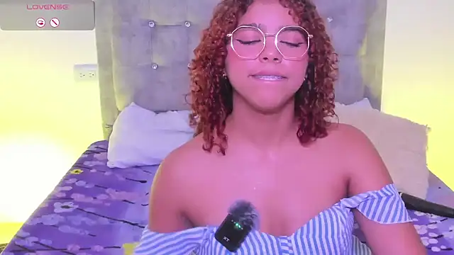 aurora rodriguez online show from March 8, 6:43 am