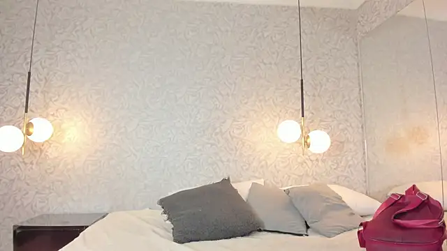 leigh-angels online show from April 8, 9:38 pm