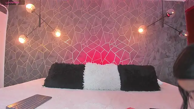 leigh-angels online show from February 26, 7:47 pm