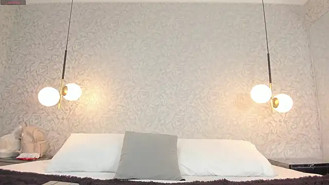 leigh-angels online show from May 27, 9:33 pm