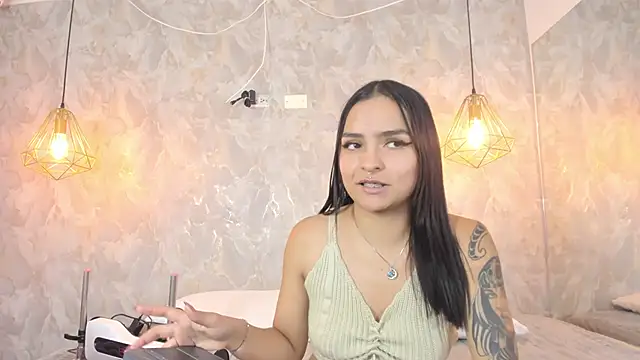 Snapshot of leigh-angels chatting on June 15, 10:20 pm leigh-angels online show from June 15, 10:20 pm