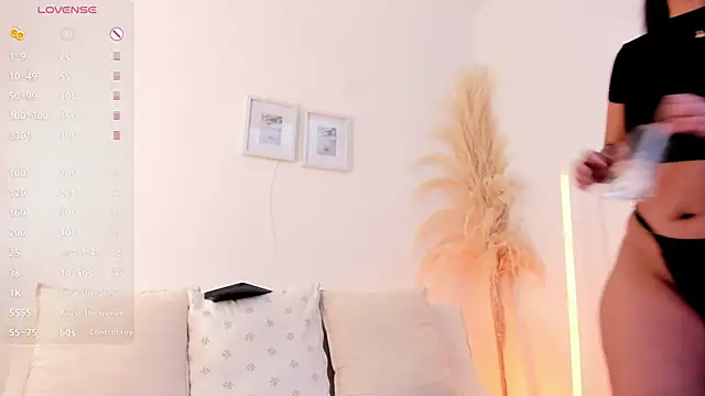 iara martinez online show from December 20, 12:19 pm